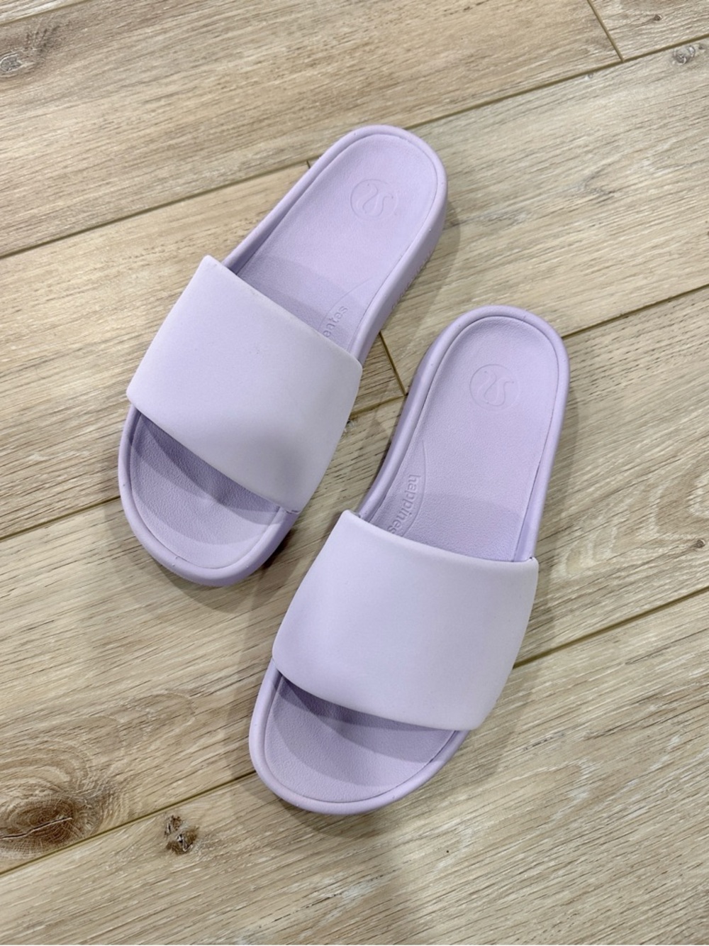 Lululemon - Restfeel Slides